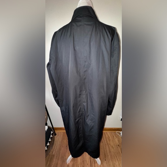 Sanyo Men's long Black, Water Resistant lined Trench SIZE R-48. Vintage - Picture 4 of 14